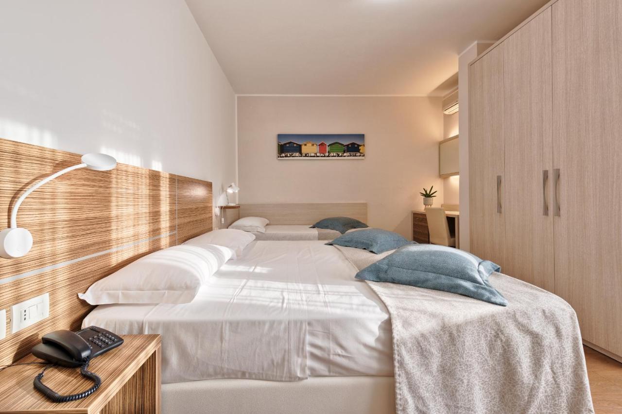 Hotel Croce Di Malta Lignano Sabbiadoro Buitenkant foto