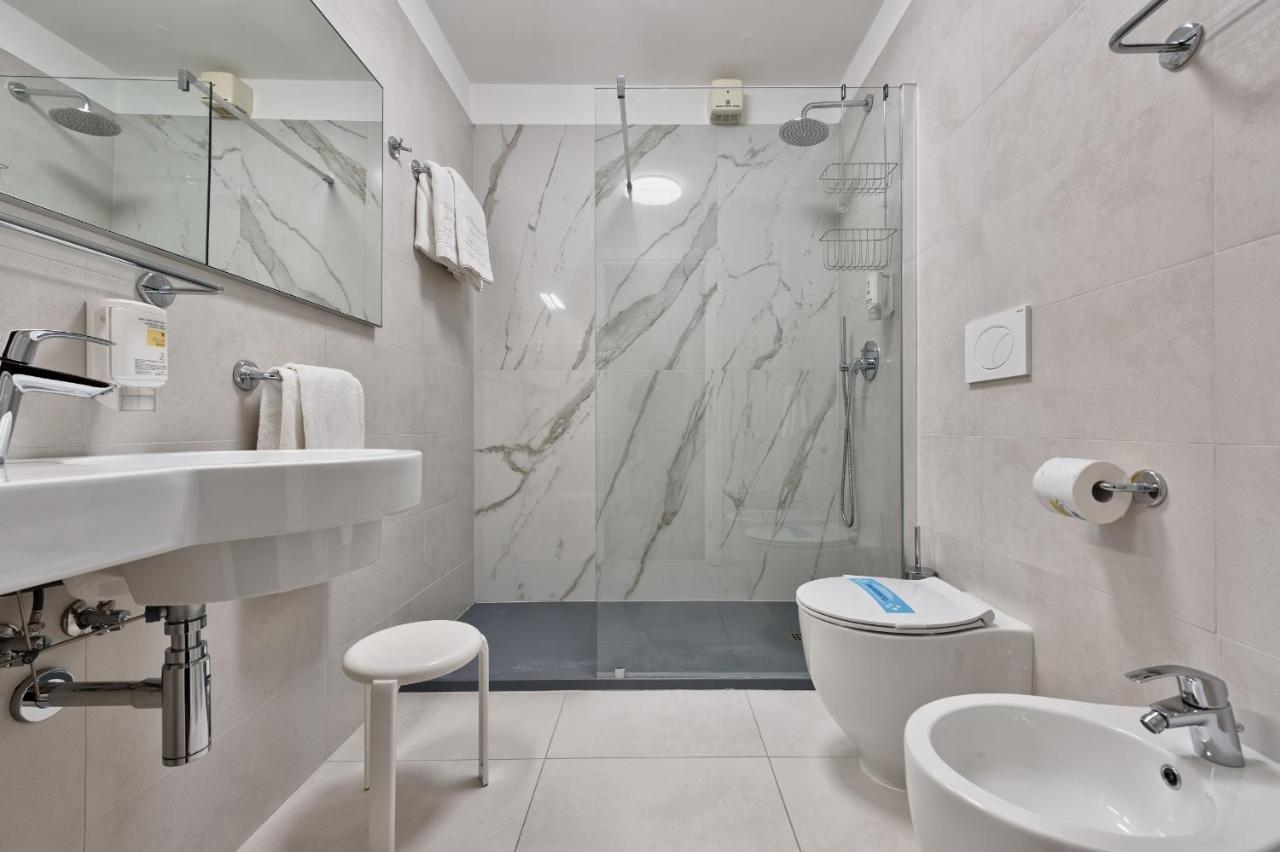 Hotel Croce Di Malta Lignano Sabbiadoro Buitenkant foto