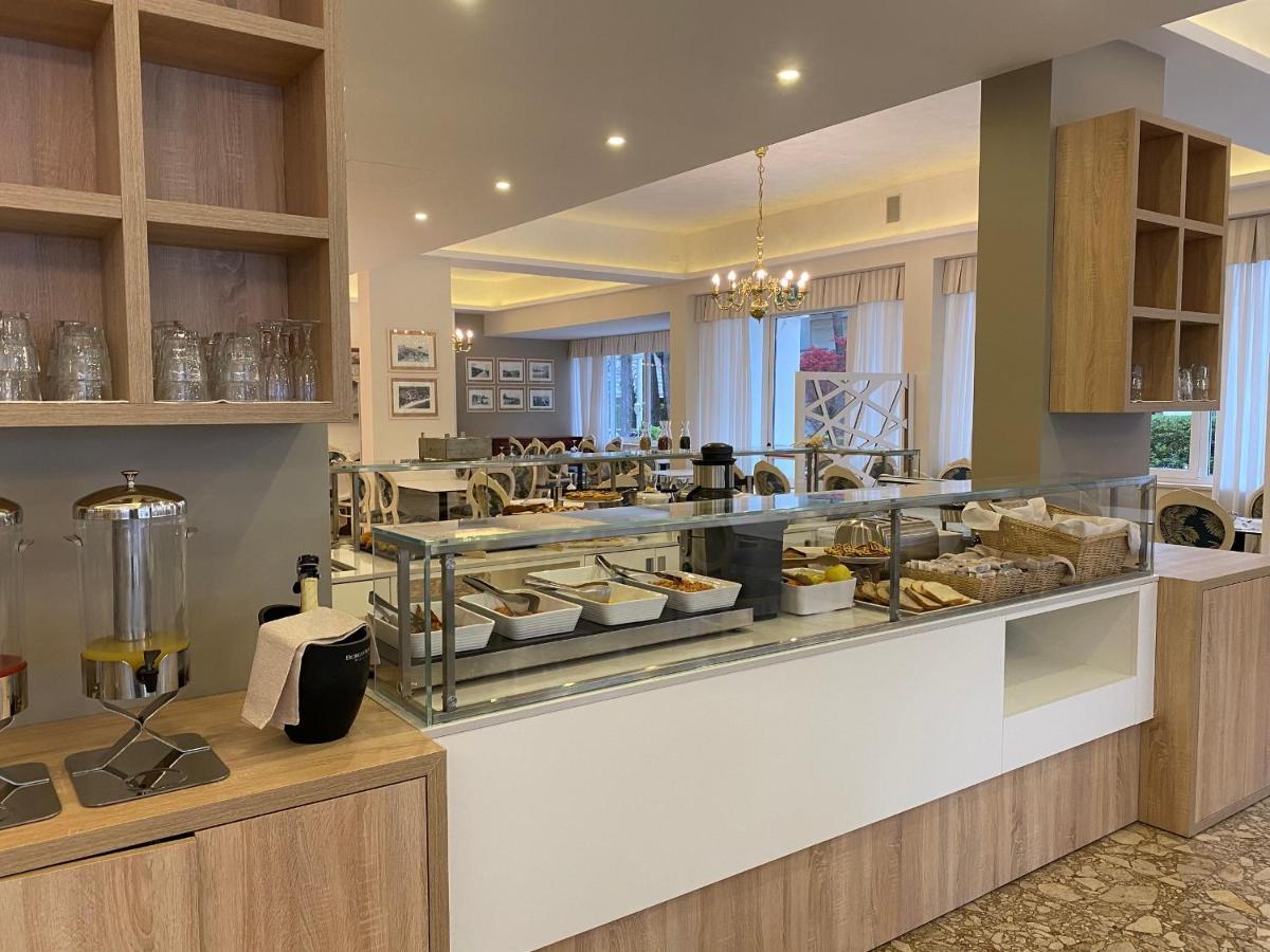 Hotel Croce Di Malta Lignano Sabbiadoro Buitenkant foto