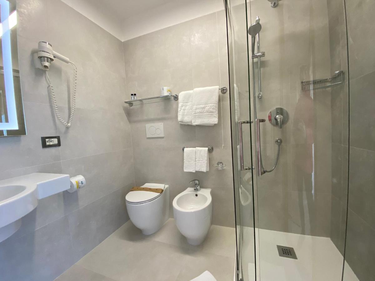 Hotel Croce Di Malta Lignano Sabbiadoro Buitenkant foto