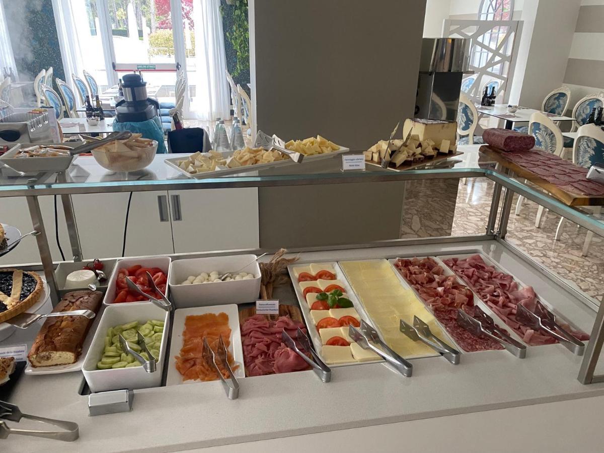 Hotel Croce Di Malta Lignano Sabbiadoro Buitenkant foto