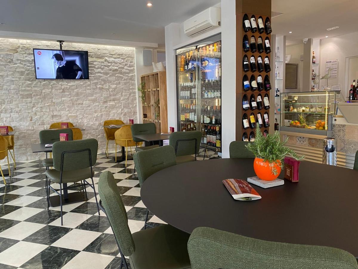Hotel Croce Di Malta Lignano Sabbiadoro Buitenkant foto