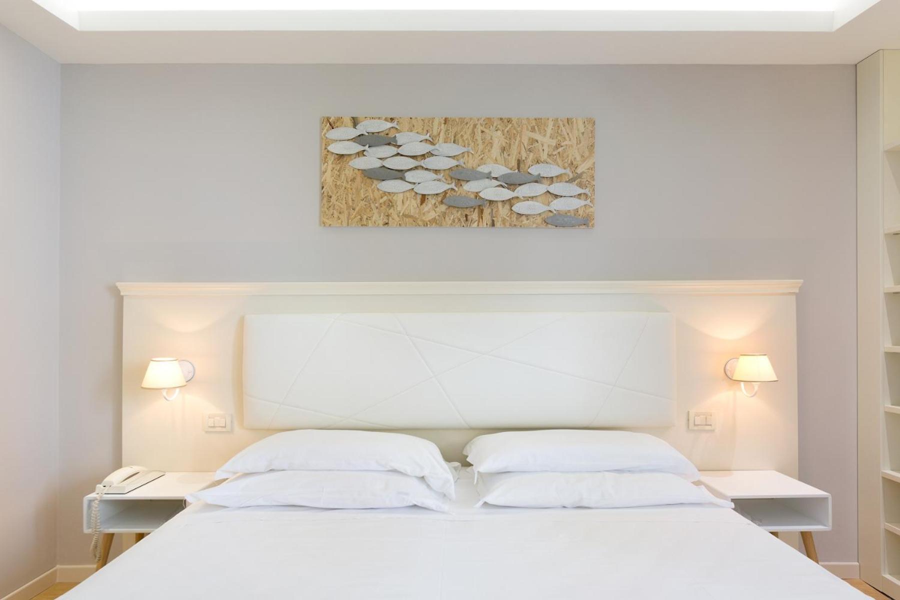 Hotel Croce Di Malta Lignano Sabbiadoro Buitenkant foto