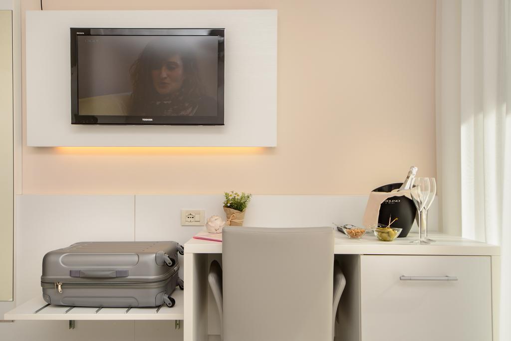Hotel Croce Di Malta Lignano Sabbiadoro Buitenkant foto